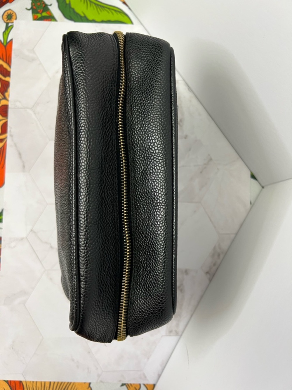 CHANEL Black Caviar Leather Cosmetic Case with Embossed CC - Picture 4 of 7
